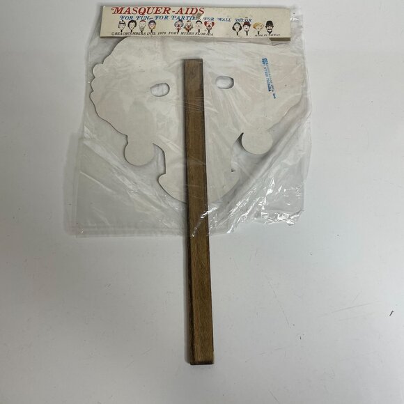 Vintage 1979 MasquerAids Blonde Flapper Face Mask Wooden Stick Beachcombers Intl - Picture 4 of 6